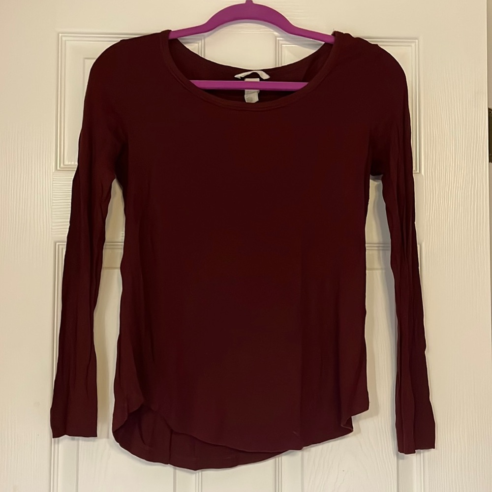 Long sleeve maroon top